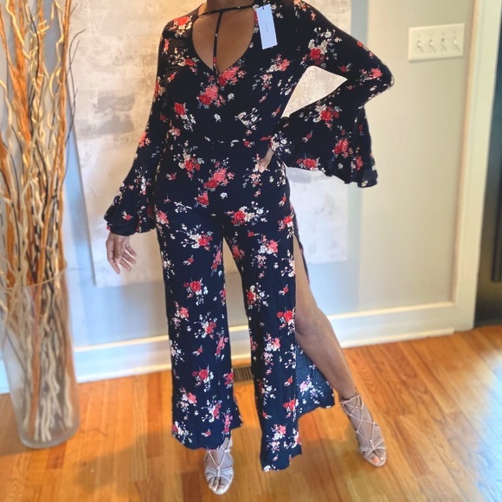 Floral Jumper with high leg split. NWT!